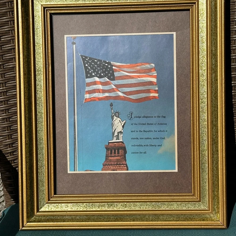 1967 Pledge of allegiance to the flag Gold Decorative Picture Frame Patriotic